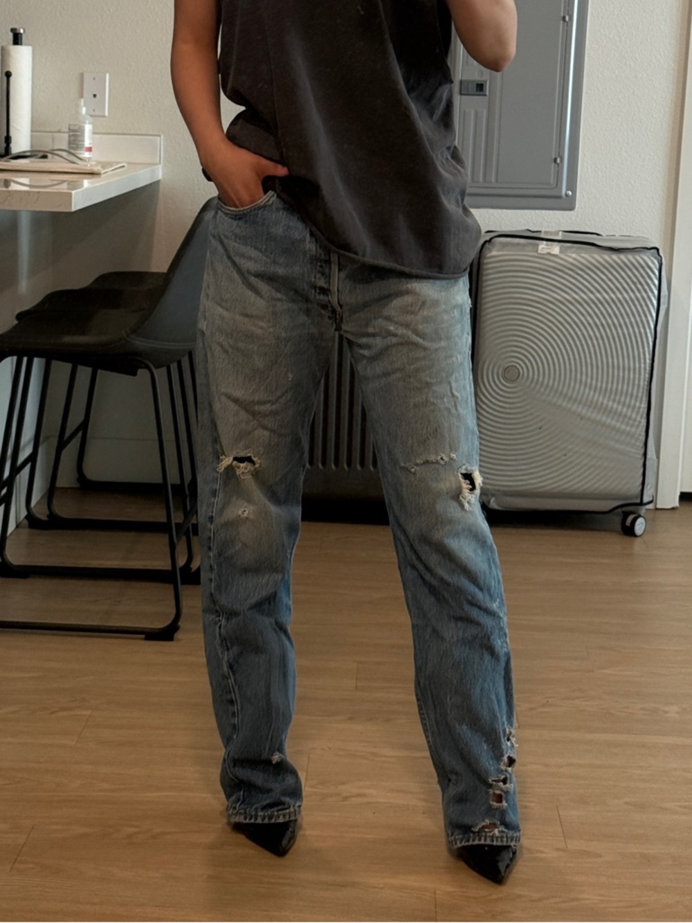 VINTAGE LEVI'S 501 STRAIGHT LEG DISTRESSED 36x34